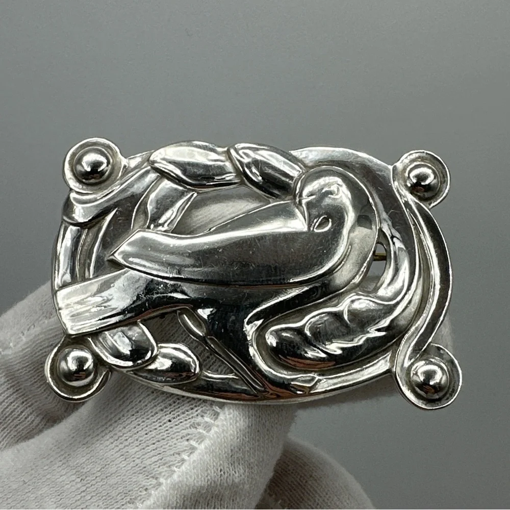 Coro Norseland‎ Sterling Large Dove Pin#364.